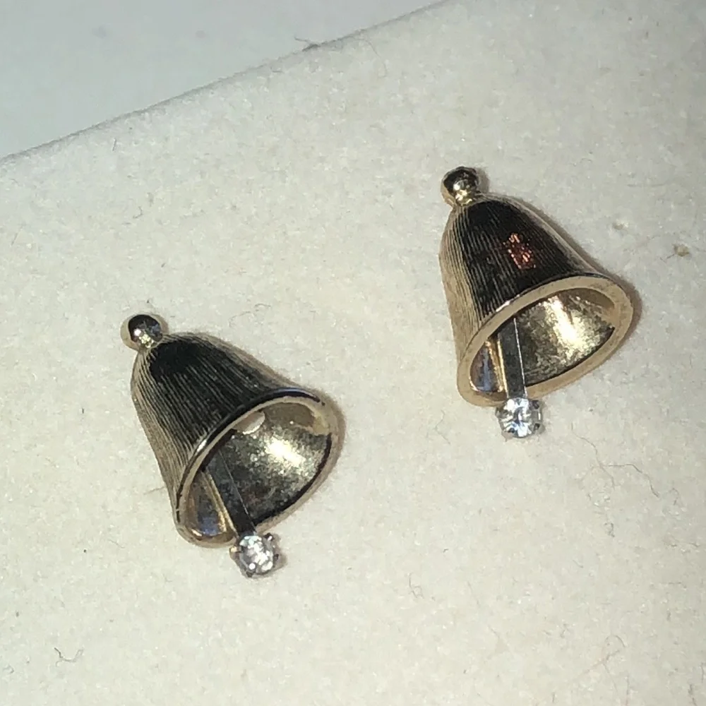Avon Vintage Gold Tone Christmas Bell Holiday Pierced Dainty Boho Earrings